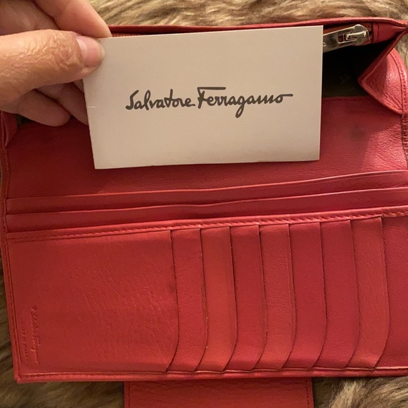 Salvatore Ferragamo pink wallet - Picture 4 of 6